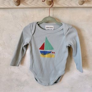 Bobo Choses ribbed long sleeved onesie w/ sailboat : size 6 months